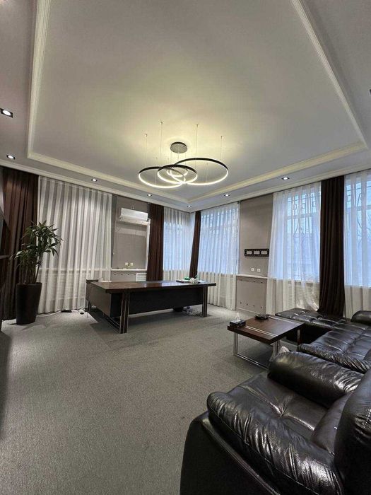 Офис Дом 7 каб. 300+150  кв.м Буюк Ипак Йули Чайхана "Салом"