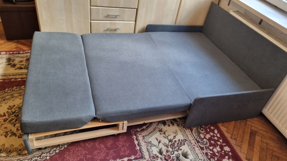 Canapea extensibilă 2 locuri (Pat 1.20 x 2.00 m) - Ca nouă - Zona Șincai