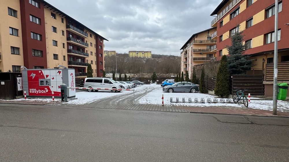 Inchiriez parcare exterioara zona Stejarului , Floresti