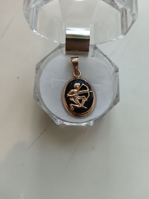 Золотая подвеска "Стрелец"