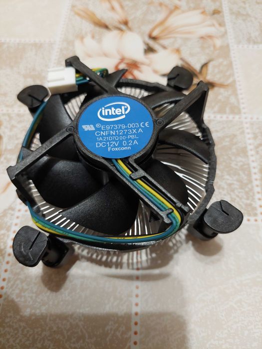 Вентилатор с радиатор за процесор Intel E97379-003