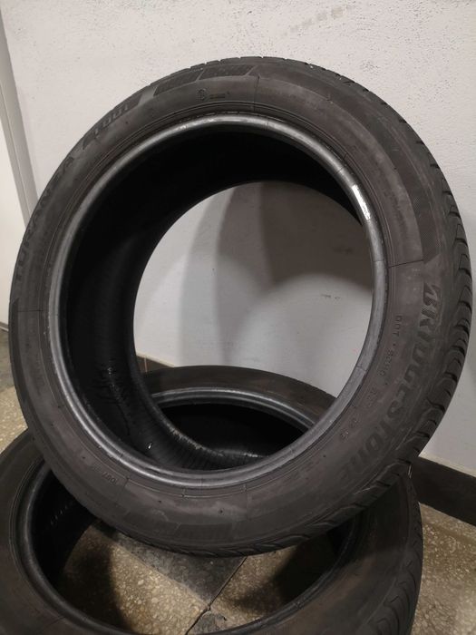 2бр 225/45/17 BRIDGESTONE 6,5мм грайфер дот:19г - - -