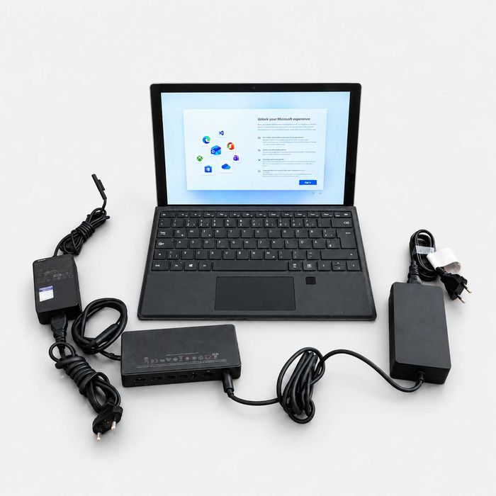 Tableta Microsoft Surface Pro 7, Ecran tactil de 12,3", i7-1065G7, 16 GB RAM, SSD 256 GB + Tastatura +Surface Dock