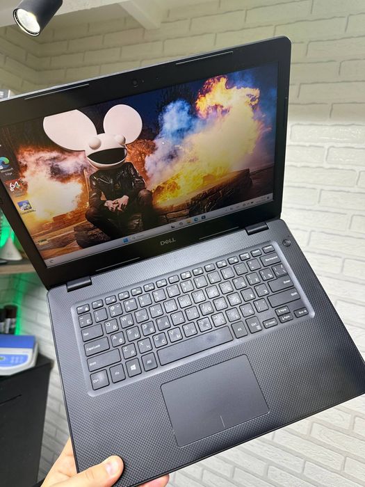 Компактный ноутбук Dell Vostro