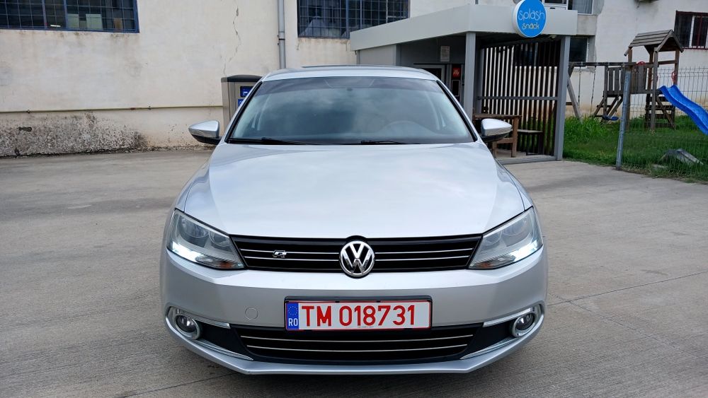 VOLKSWAGEN Jetta 2012 — imagine 5