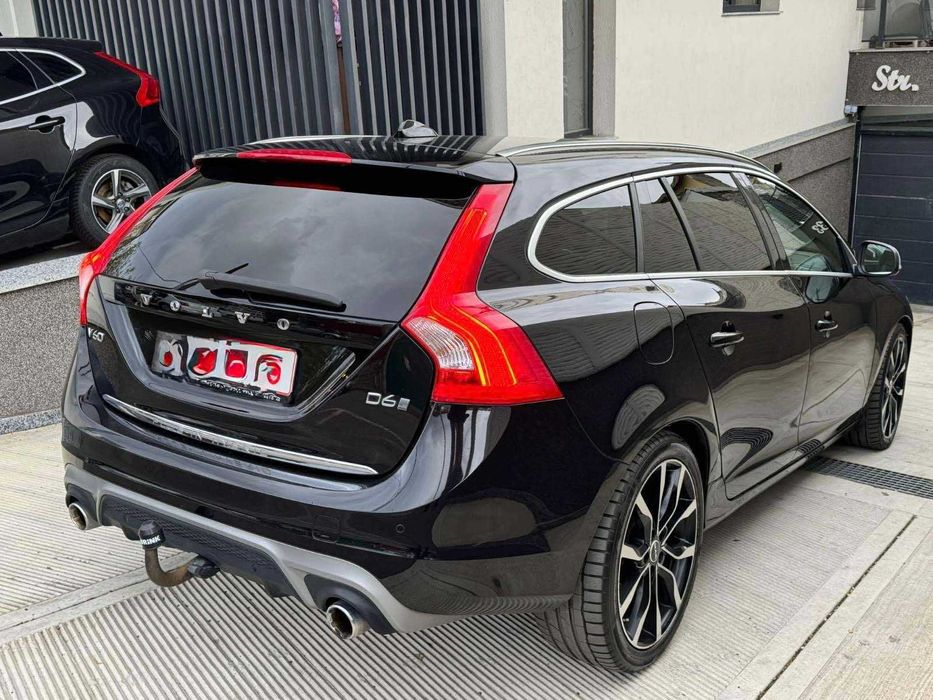 Vând Schimb Volvo V60 D6 Twin Engine Geartronic RDesign