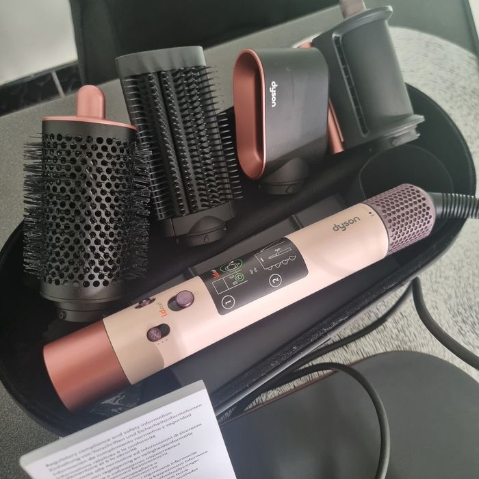 Dyson Airwarp in stare excelenta  , utilizat de 2 ori