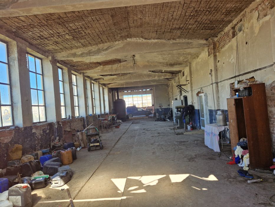 Vand constructii industriale si teren intravilan cu toate utilitatile