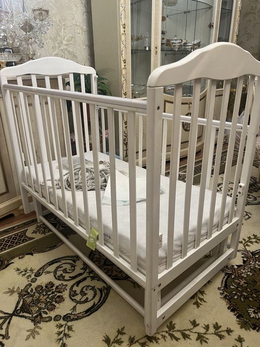 Детская кроватка с маятником + матрас + бортики — 50 000 тг