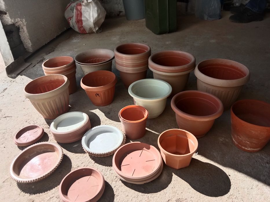 Продам горшки для цветов