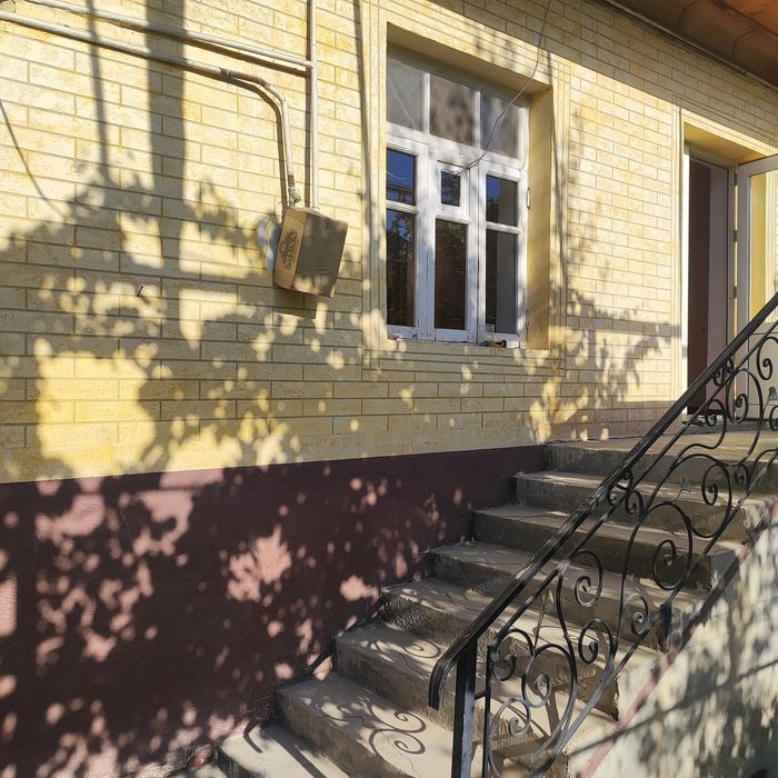 Mirzo Ulugbek ginekalogiya institut mahallada yashashga tayyor 4 xona