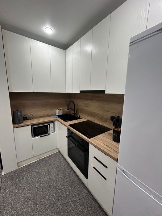 Продам трехкомнатную квартиру в центре горада – pohled 3