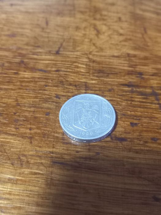 Vând moneda 500 lei
