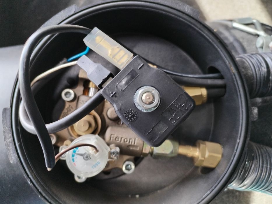 Продавам инжекционна газова уредба