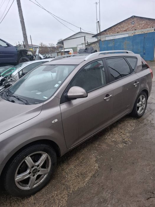 KIA Ceed 1.6 CRDi 2009 г. 90 к.с