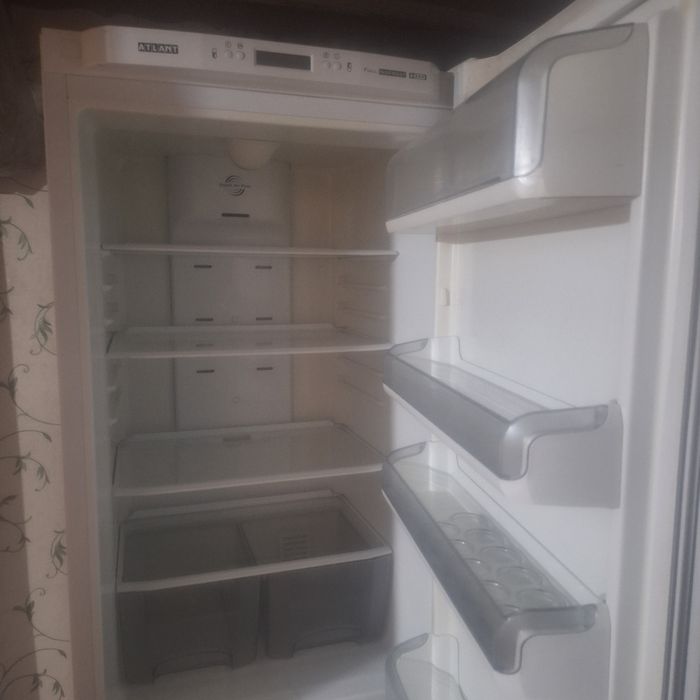 Холодильник атлант 2м
