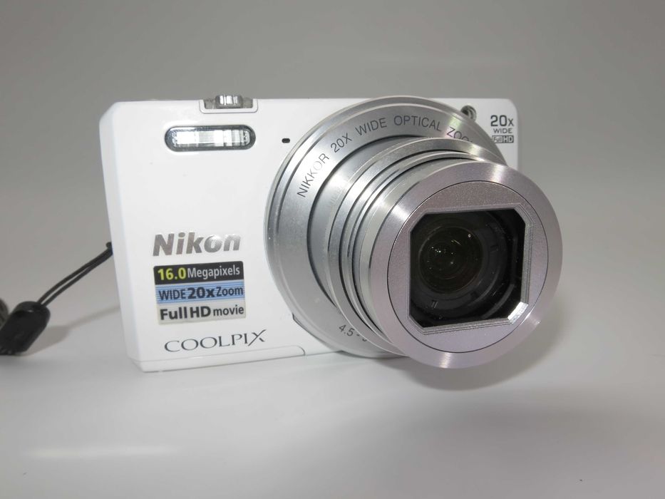Nikon Coolpix S7000 ултра компактен цифров фотоапарат с 20х опичен зум, 16MP, Wi-Fi, Full-HD видео клип, дигитална камера в отлично състояни