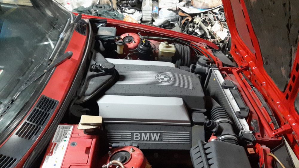 BMW 320 авто.машина.продам.