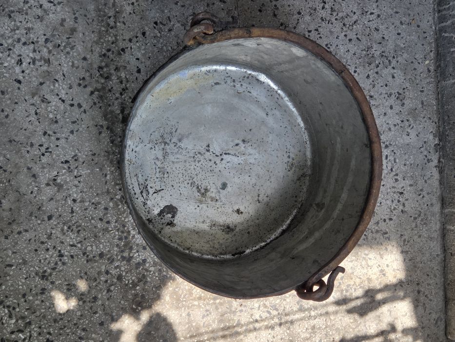 Медни менци и меден леген