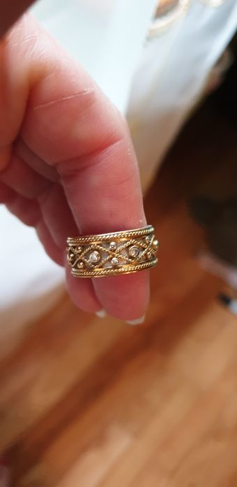 Inel aur 18kt cu diamante.