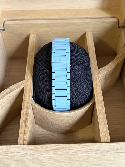 Hublot Big Bang Integrated Ceramic 035/200 Limited Edition