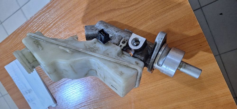 Главный цилиндр тормоза