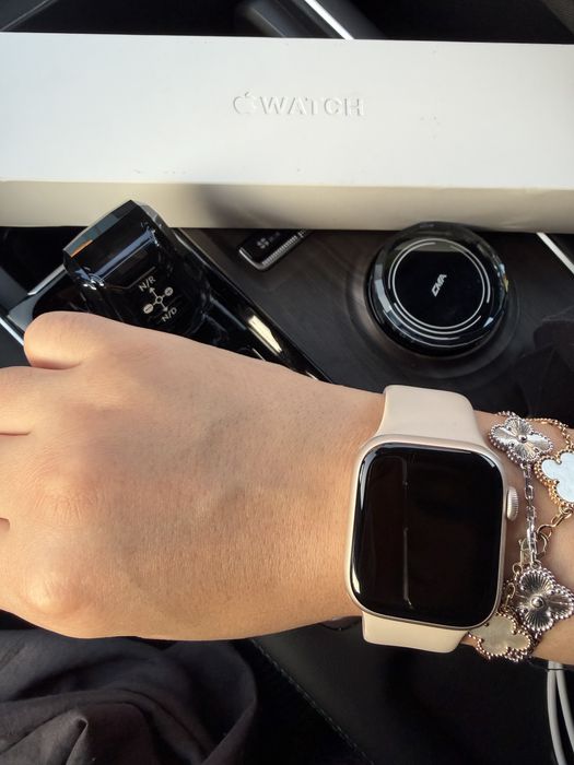 Продам часы apple watch