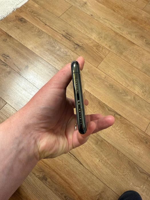 Vand iPhone 11 pro max,  64 gb, stare buna, baterie 75%