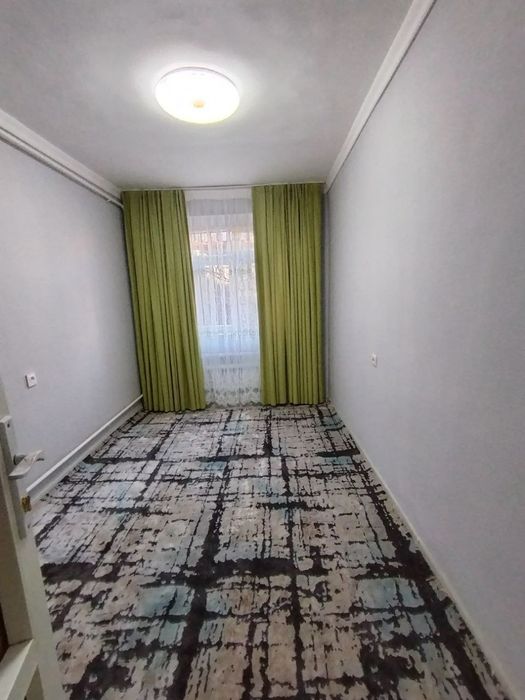 Продается 2х комнотная кирпичний квартира 6 метровий веранди