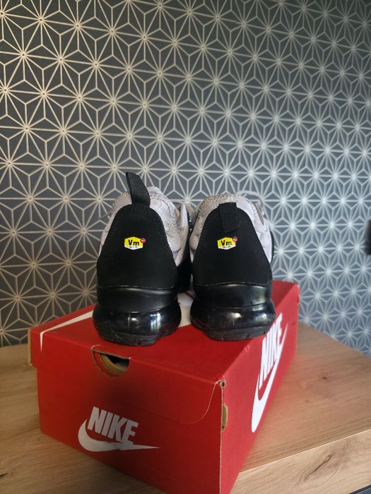 Продавам Nike VM