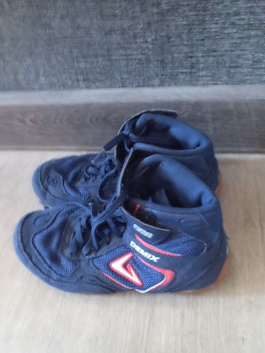 Продам борцовки  Demix