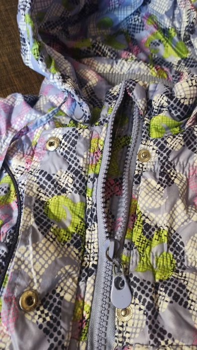 Продам куртку+ джинсы утеплённые для девочки