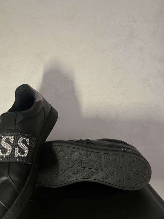 Sneakersi GUESS cu diamante