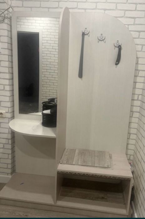 Продаю шкаф и прихожку