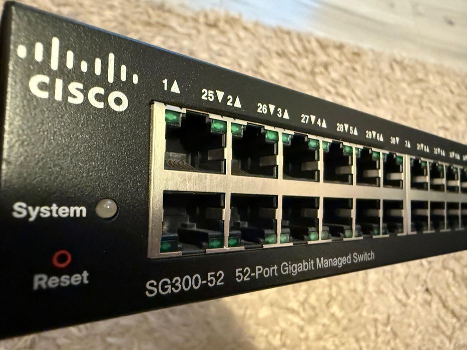 Switch CISCO SG300-52