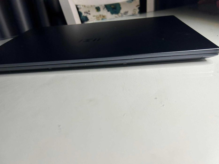 Лаптоп MSI Modern 15 A10RBS
