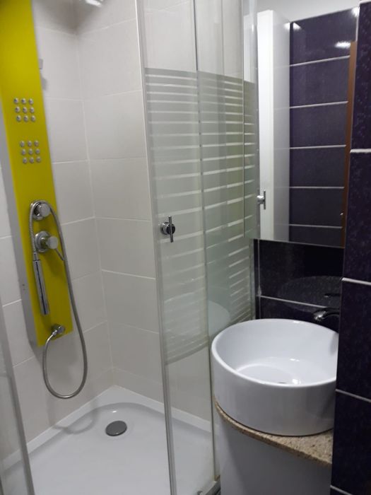 Inchiriez apartament 3 camere Dedeman etaj 4/4 FARA LIFT!!!