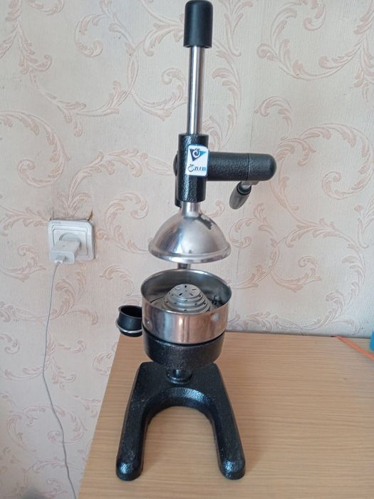 Соковыжималка для гранат