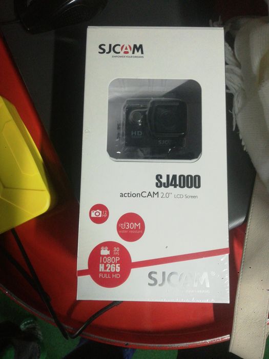 Экшен камера новая