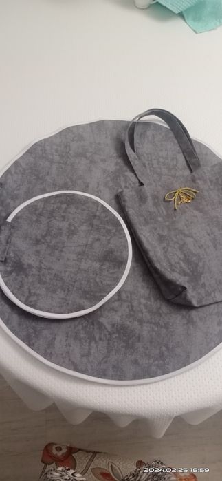 Простынь на резинке,подушки,сыпыра