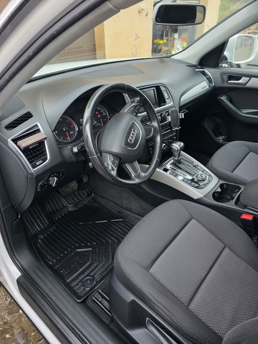 Vând Audi Q5 Facelift