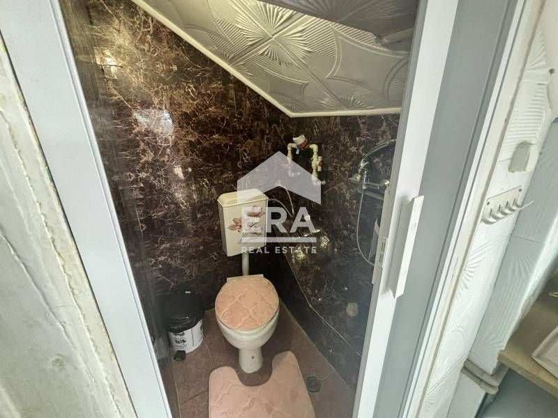 Едностаен, обзаведен, югоизточен апартамент за продажба, в тухлена сгр