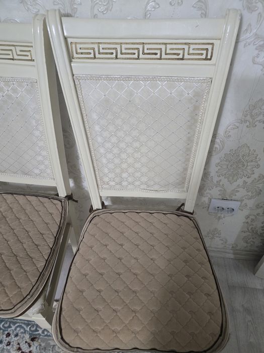 Продам стулья для гостиной