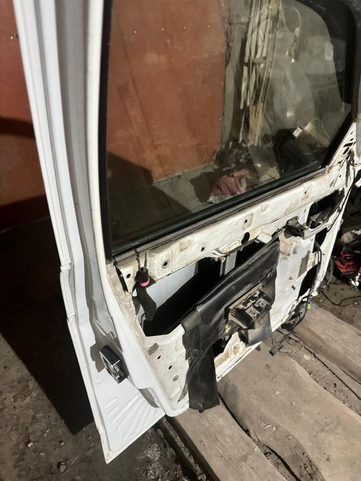 Продам дверь на приору