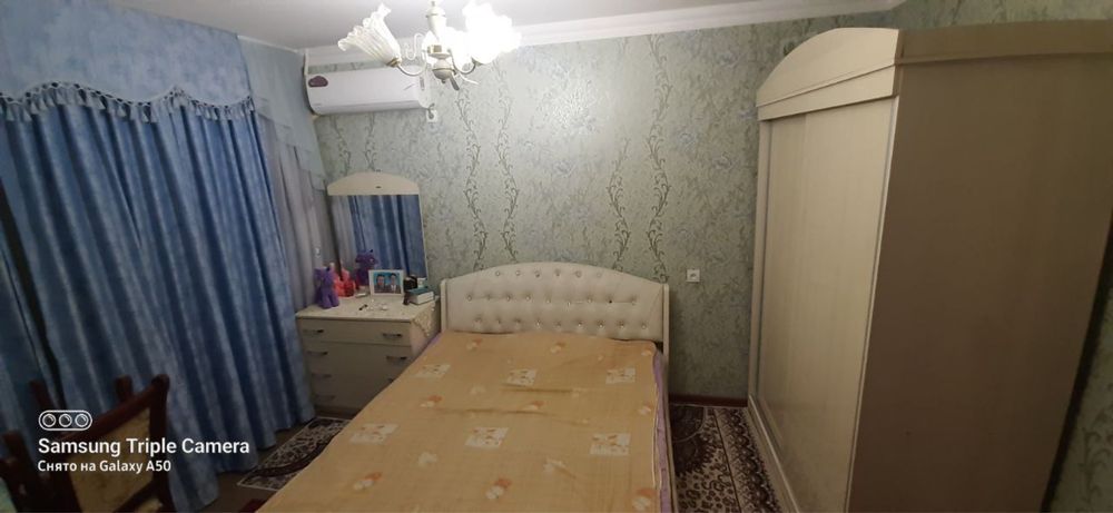 Uy sotiladi 4xona 4etaj massiv ibn sino 1.