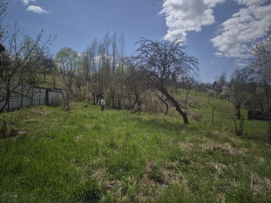 Teren si Casa  batraneasca de vanzare in Bughea de Sus Arges