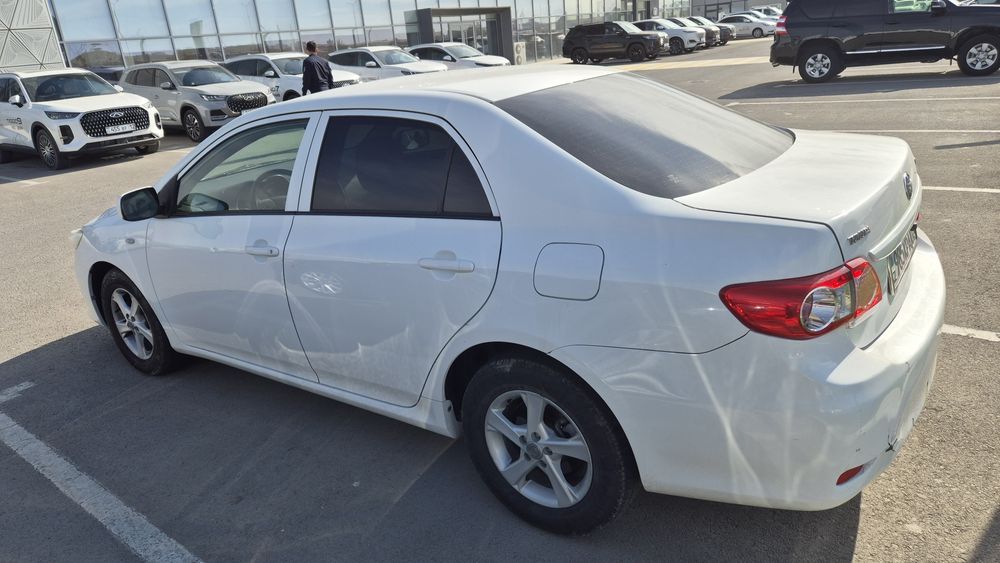 Автомобиль Toyota corolla