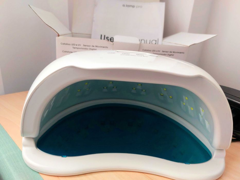 Lampa profesionala manichiura/pedichiura LED & UV - Andreia Pro