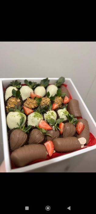 Клубника в шоколаде Дубайский шоколад