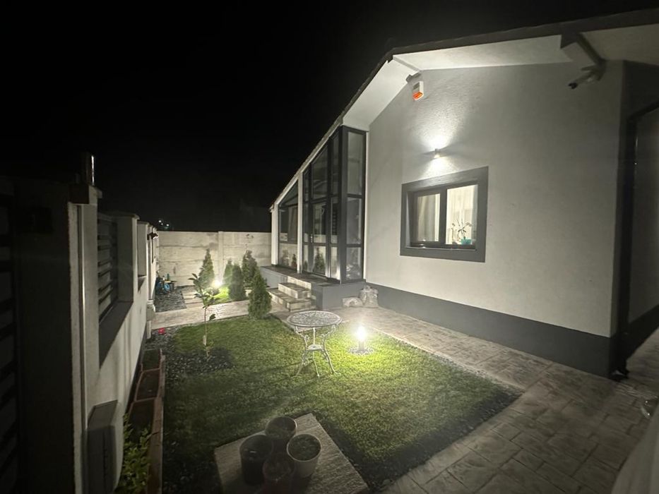 Casa parter de vanzare